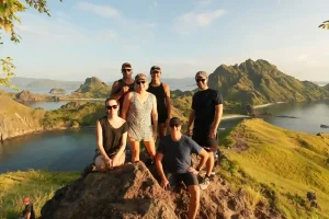 Trekkers on the ridge path of Padar Island